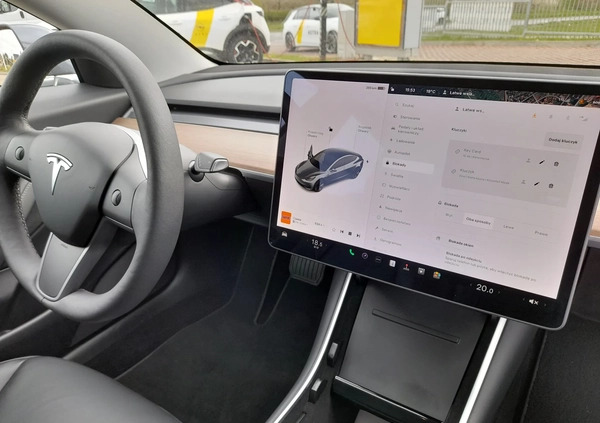 Tesla Model 3 cena 149900 przebieg: 57653, rok produkcji 2020 z Olecko małe 232